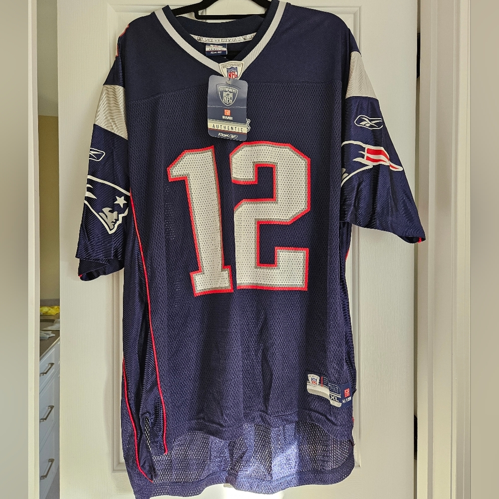 NWT Patriots NFL RBK Authentic Tom Brady Jersey - size xl